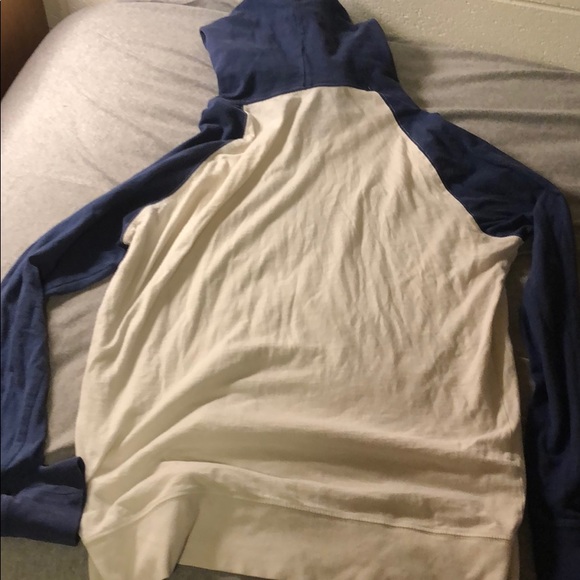 American Eagle long sleeved hoodie - Picture 2 of 3